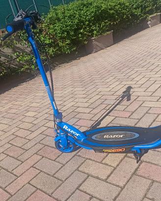Monopattino Elettrico Razor Power Core E90