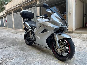 Honda VFR 800 - 2004