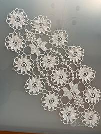 Centrotavola artigianale Pizzo Rumeno - 80x40 cm