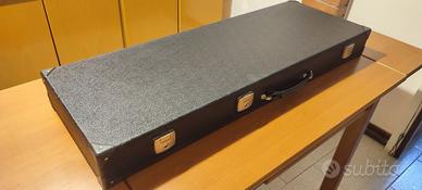CUSTODIA VINTAGE PER CHITARRA + GIGBAG FENDER