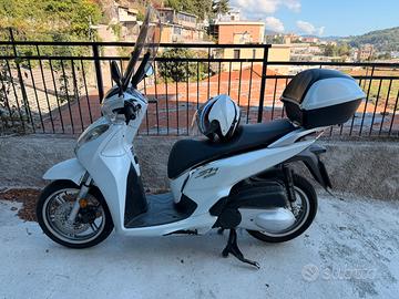 Honda sh 300