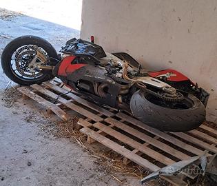 Aprilia per RsV4 per Ricambi o da recuperare