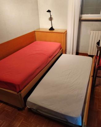 Letto singolo in legno con secondo letto estraibil