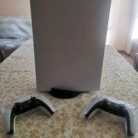 PlayStation 5 + 2 controller + 4 giochi