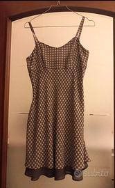 Abito con spalline e doppia gonna