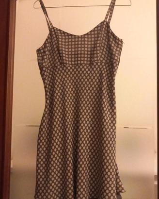 Abito con spalline e doppia gonna