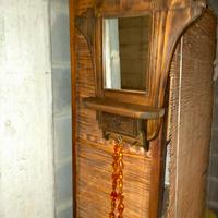 piccolo specchio con porta collane 