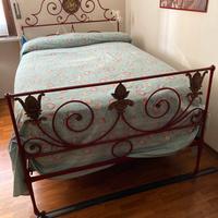 Letto antico in ferro battuto