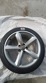 Cerchi originali Audi con gomme 18