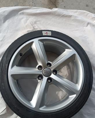 Cerchi originali Audi con gomme 18
