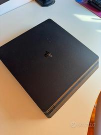 PS4 Slim 1TB + 2 DualShock + 6 giochi