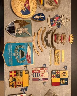 Lotto Esercito -crest, fregi, placche e distintivi