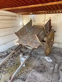 Carretti antichi in legno