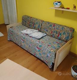 Letto di notte, divano di giorno con materasso 