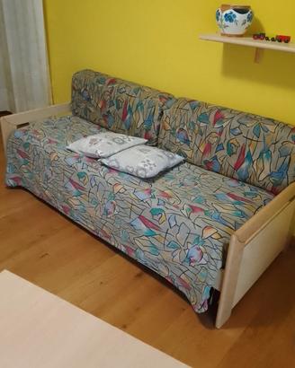 Letto di notte, divano di giorno con materasso 