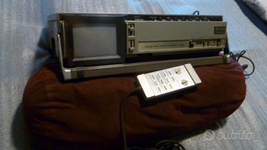 Videoregistratore HITACI color monitor integrato