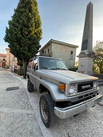 Bj70 land cruiser
