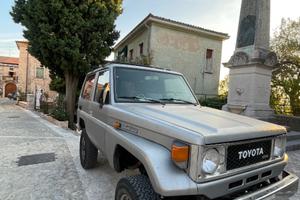 Bj70 land cruiser