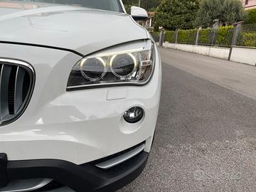 BMW x1 con 4 cerchi in lega da 18 in più