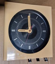 Vintage radio-orologio Europhon H10 non testata 