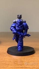 Space marine - ultramarines - tenente Calsius