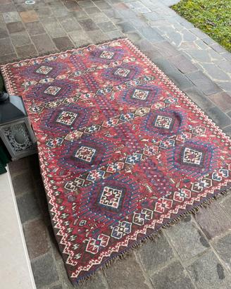 Vecchio tappeto kilim
