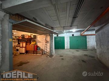 Box / Garage di 15 m² a Ardea