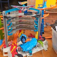 Hot Wheels parcheggio e piste varie