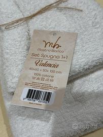 Set asciugamani bianchi in 100% cotone