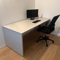 2 Scrivanie + 2 Sedie