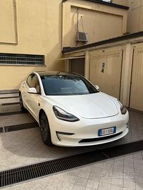 Tesla Model 3 Long Range FSD