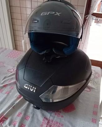 Casco GPX e bauletto GIVI