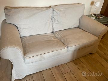 Divano EKTORP Divano a 3 posti + Divano 2 p.+Puff