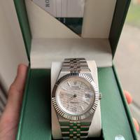 Oyster Perpetual Land-Dweller