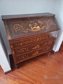 mobiletto stile antico