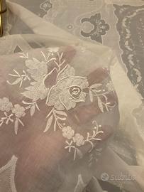 Copriletto matrimoniale ricamato