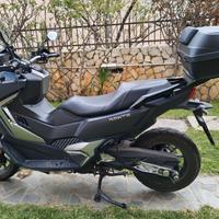Sym 400 tgx  completo di bauletto e piastra 