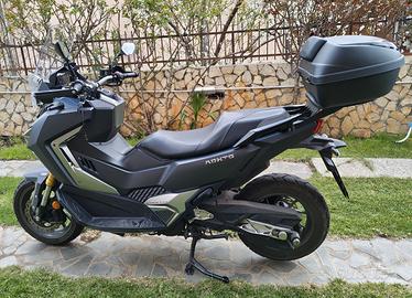 Sym 400 tgx  completo di bauletto e piastra 