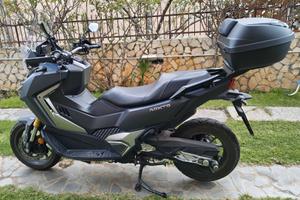 Sym 400 tgx  completo di bauletto e piastra 