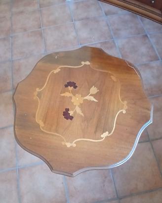 tavolino tre piedi