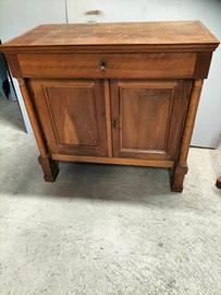 piccola credenzina impero in noce 