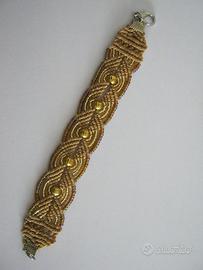 Braccialetto in macramé