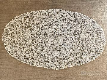 corredo antico: grande centro tavola in pizzo