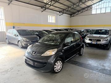 Peugeot 107 1.0 68CV 5p. Sweet Years neopatentati