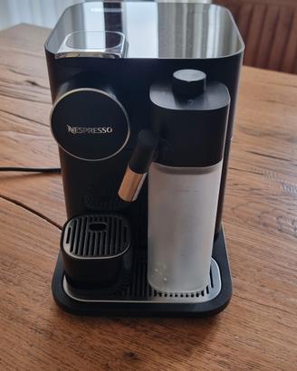 Nespresso Gran Lattissima De Longhi - Revisionata 