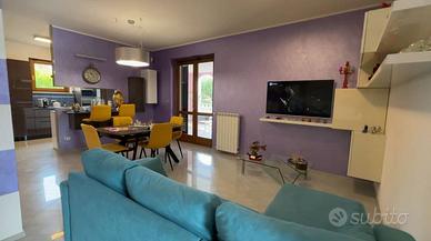 Appartamento di 230 m² con 3 locali e box auto a S