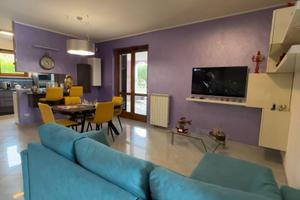 Appartamento di 230 m² con 3 locali e box auto a S