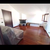 Divano 3 posti e mobile porta TV 