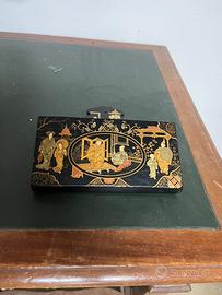 Porta oggetti antico decorato d’oro velino