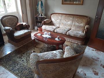 divano, poltrone e tappeto come nuovi